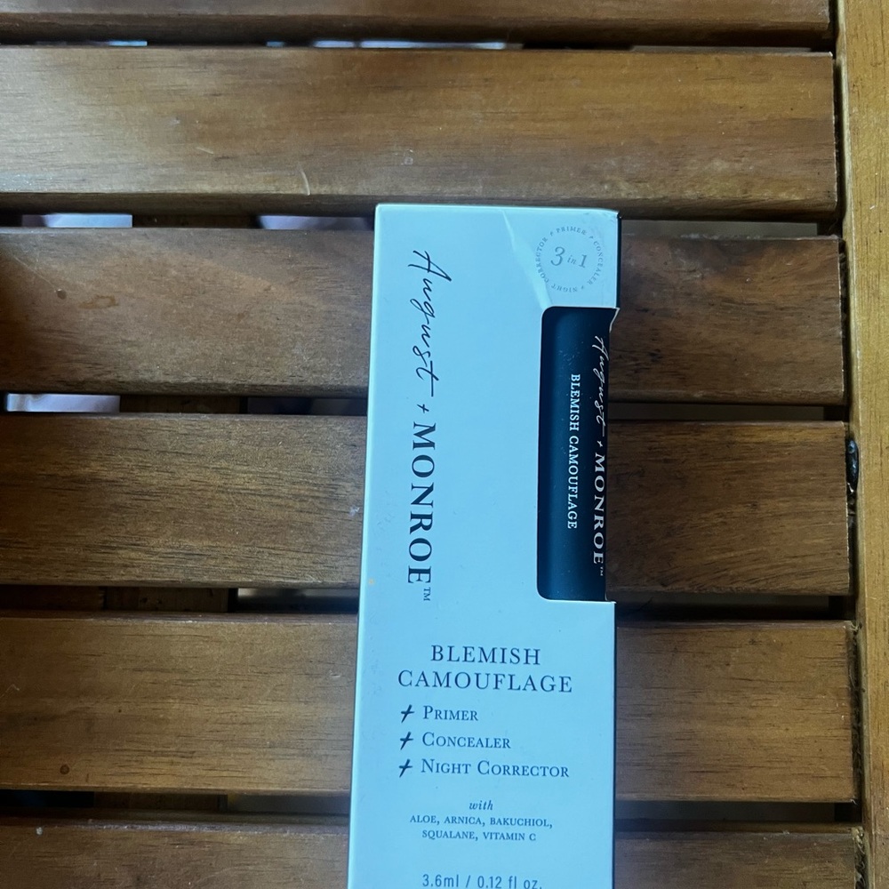 Blemish Camouflage in Black